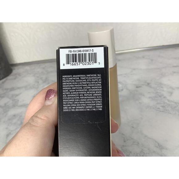 < NWT Fenty Beauty Pro Filt’r Soft Matte Longwear Foundation > - Picture 5 of 5